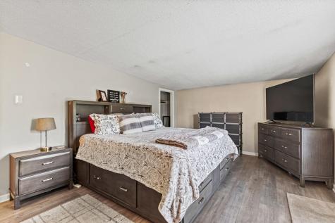 1083 Roosevelt Trail Windham ME 04062