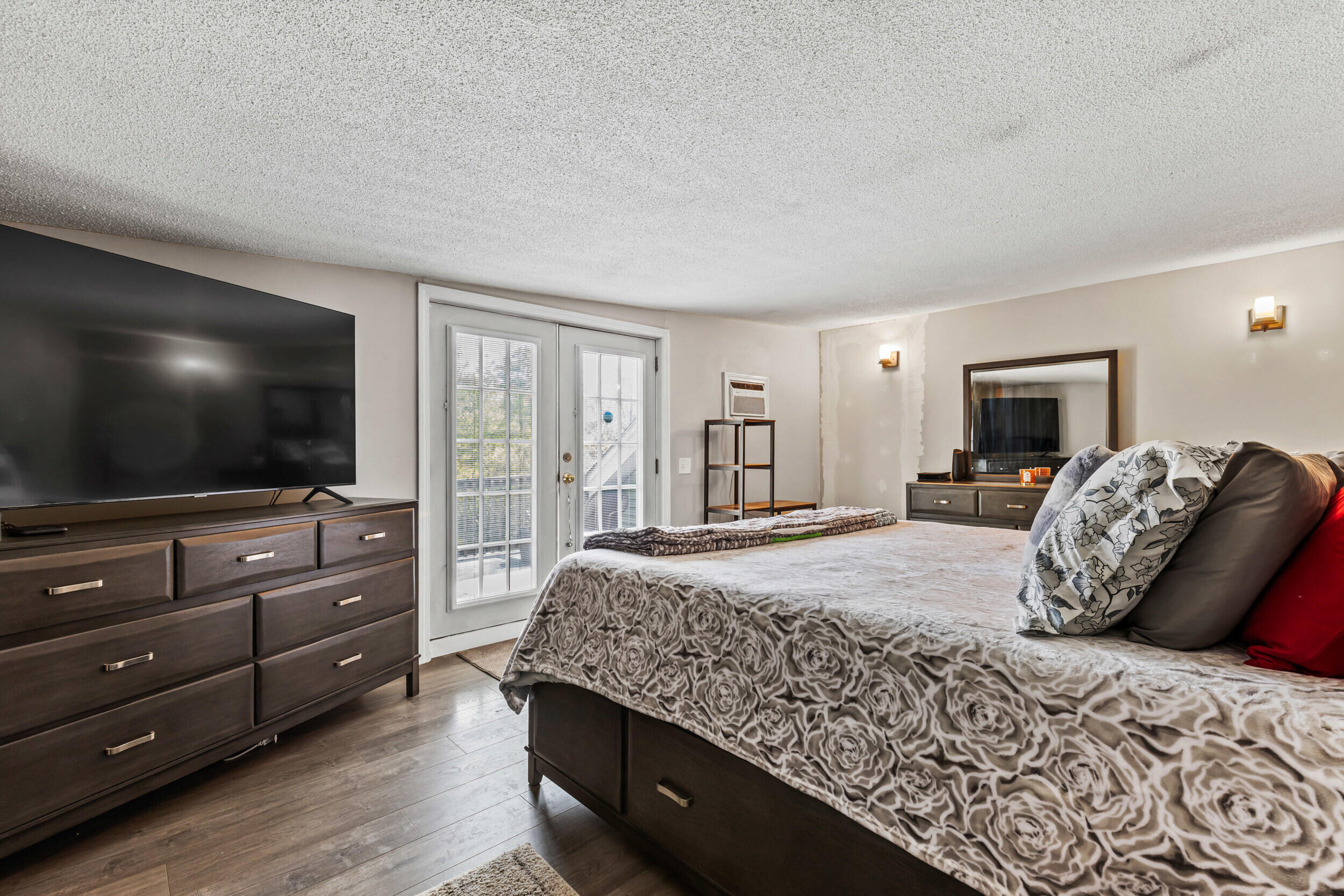 1083 Roosevelt Trail Windham ME 04062