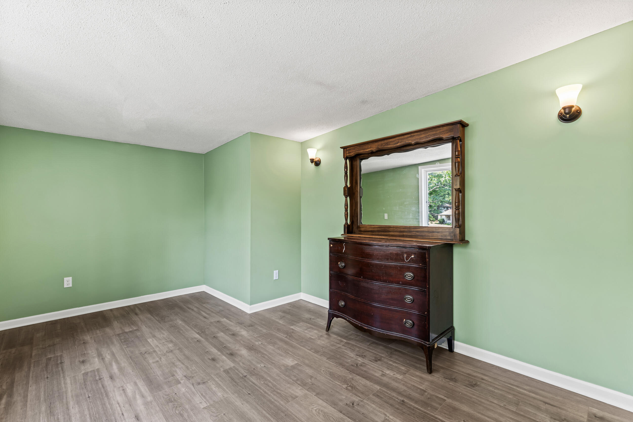 1083 Roosevelt Trail Windham ME 04062