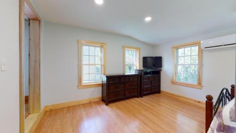 567 W Elm Street Yarmouth ME 04096