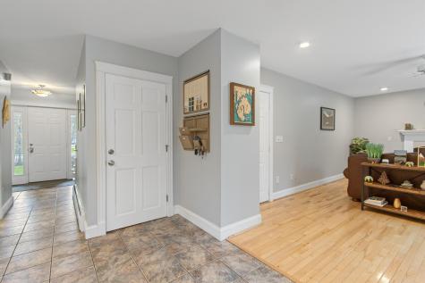 20 Ledgewood Drive Portland ME 04105