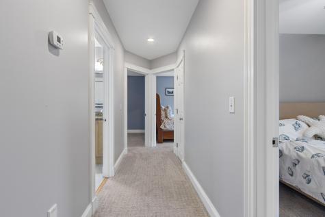 20 Ledgewood Drive Portland ME 04105