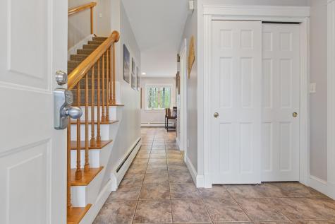 20 Ledgewood Drive Portland ME 04105