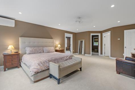 20 Ledgewood Drive Portland ME 04105