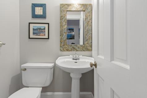 20 Ledgewood Drive Portland ME 04105