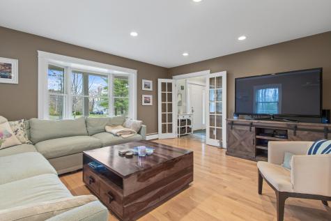 20 Ledgewood Drive Portland ME 04105