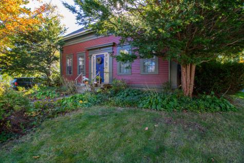 25 Summer Street Hampden ME 04444