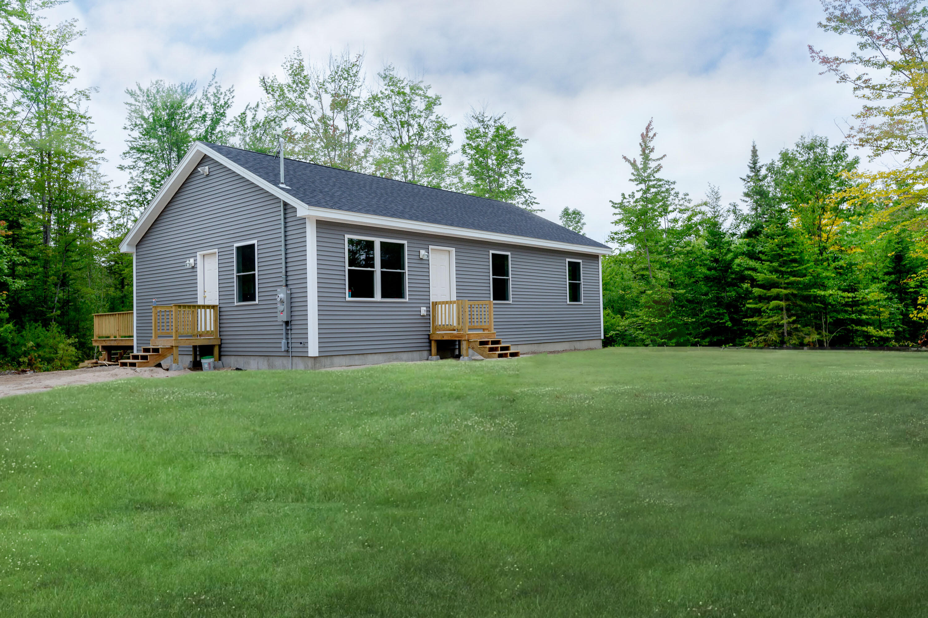 18 Knoll Road Poland ME 04274
