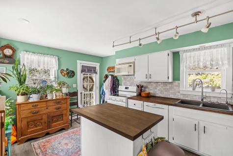 232 Mckay Road Edgecomb ME 04556