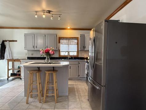 56 Booker Street Thomaston ME 04861