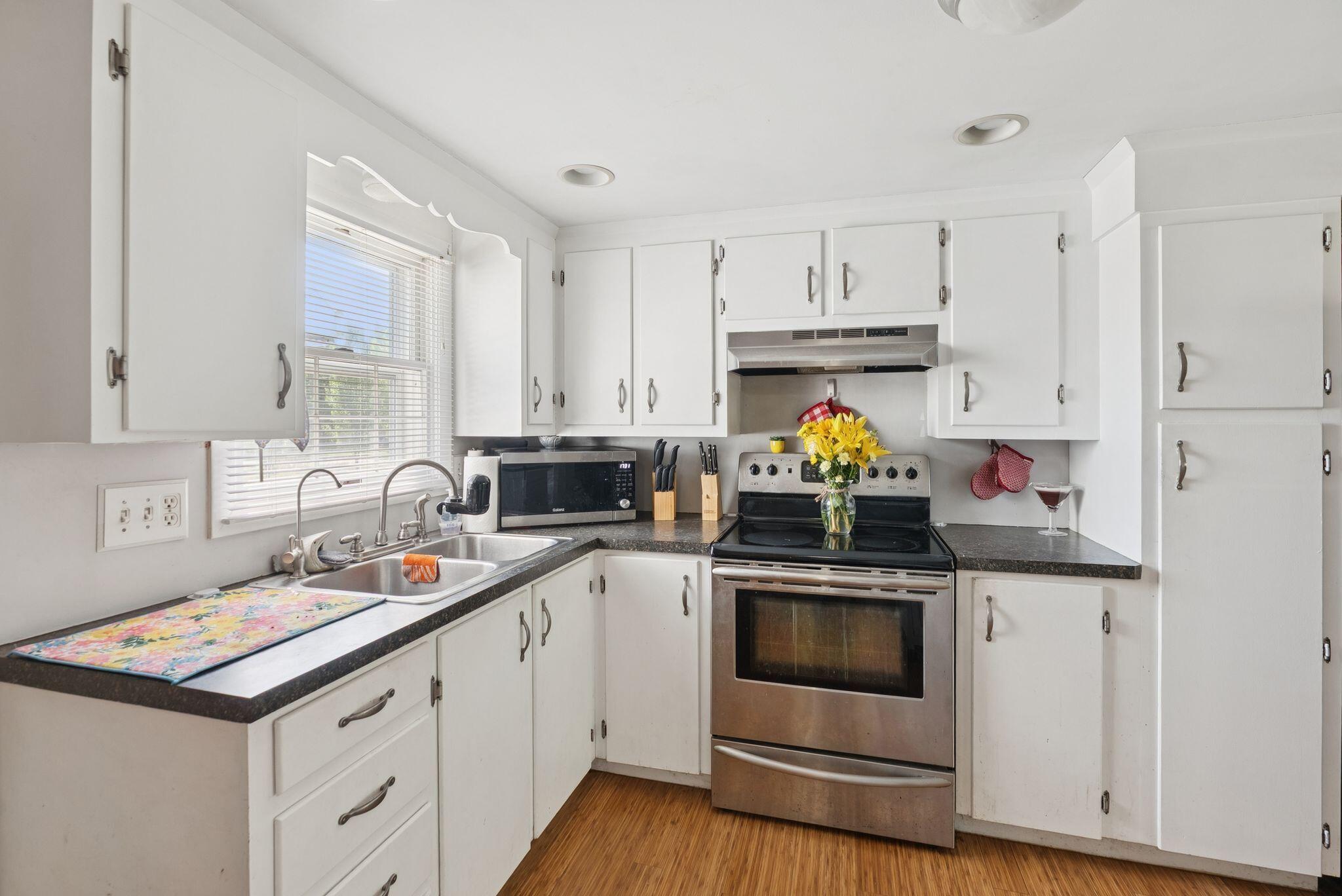 6 Goodwins Acres Dayton ME 04005