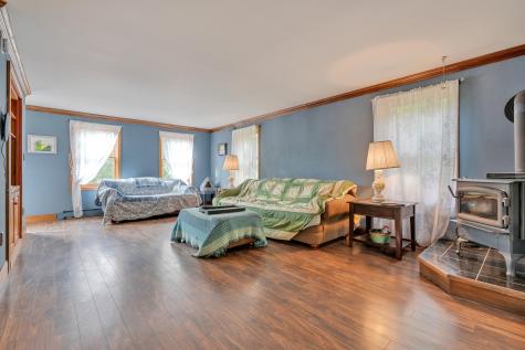 31 Doughty Farm Road Gray ME 04039