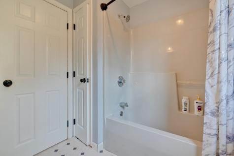 31 Doughty Farm Road Gray ME 04039