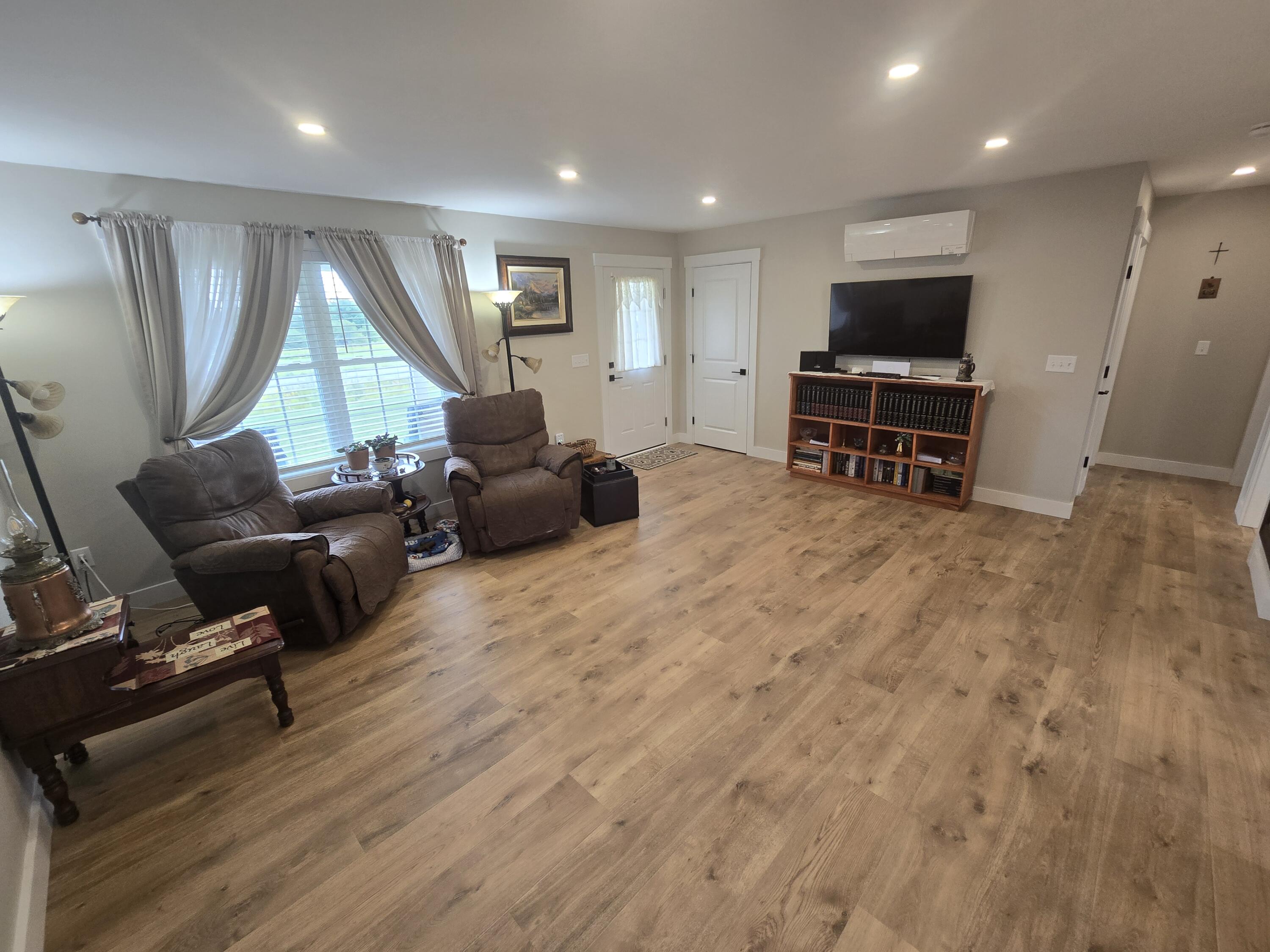 36 Boxwood Lane Hermon ME 04401