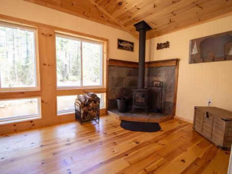 26 Dragon Back Road Naples ME 04055