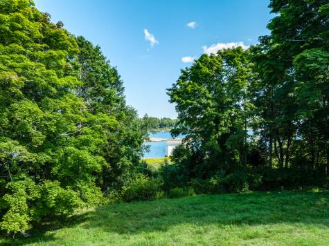 7 Leeman Road Harpswell ME 04079