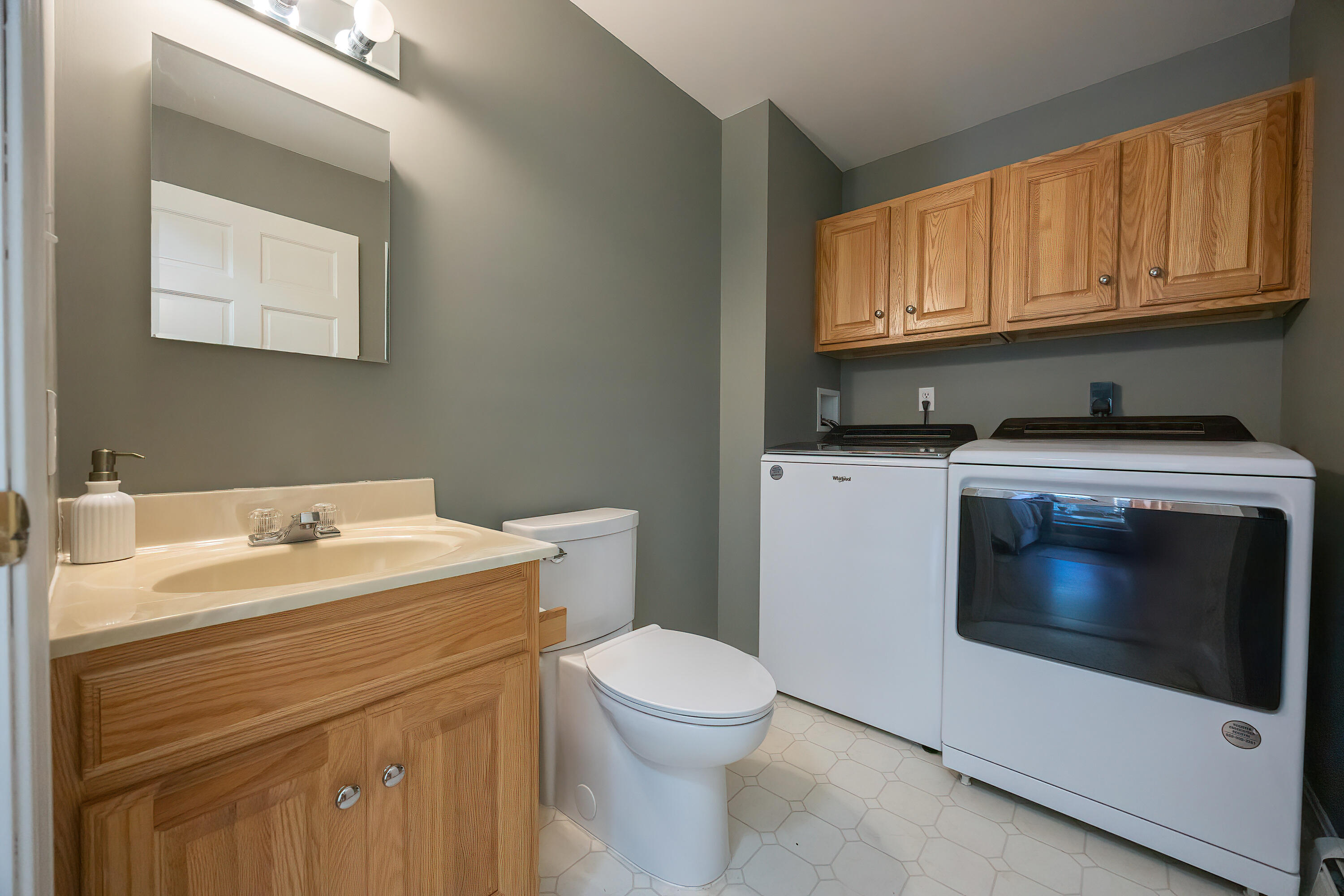 6 Days Landing Biddeford ME 04005