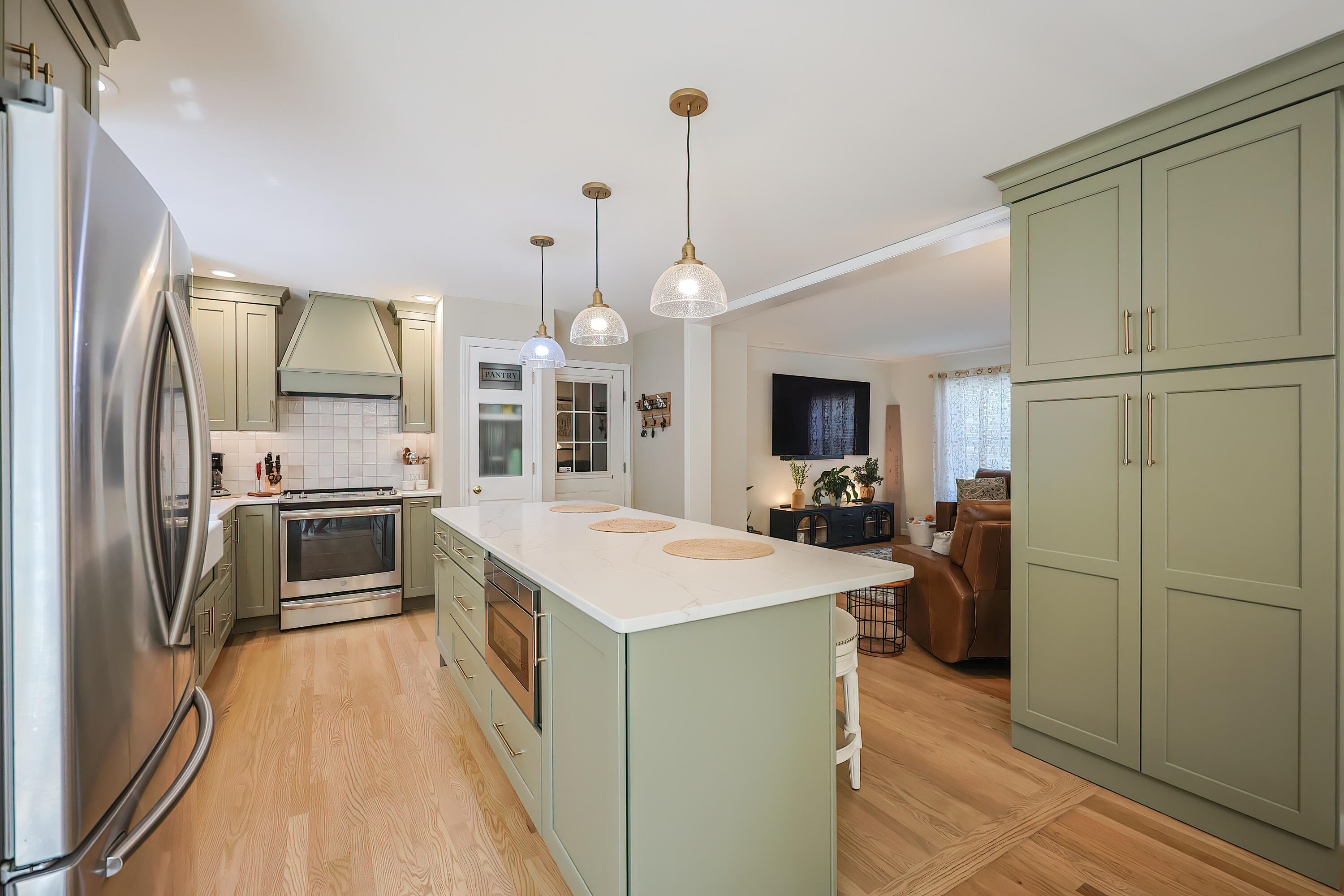 6 Days Landing Biddeford ME 04005