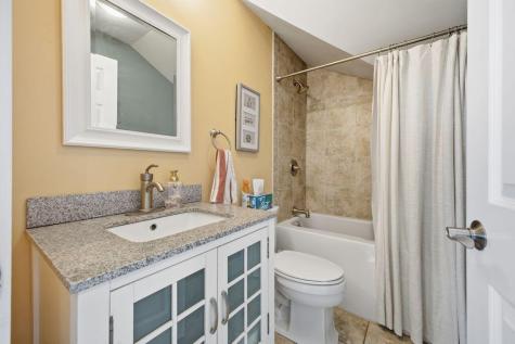27 Fowler Road Cape Elizabeth ME 04107