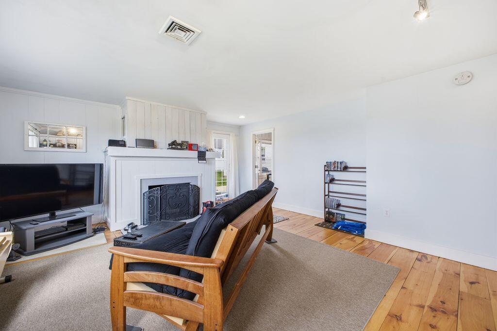 27 Fowler Road Cape Elizabeth ME 04107