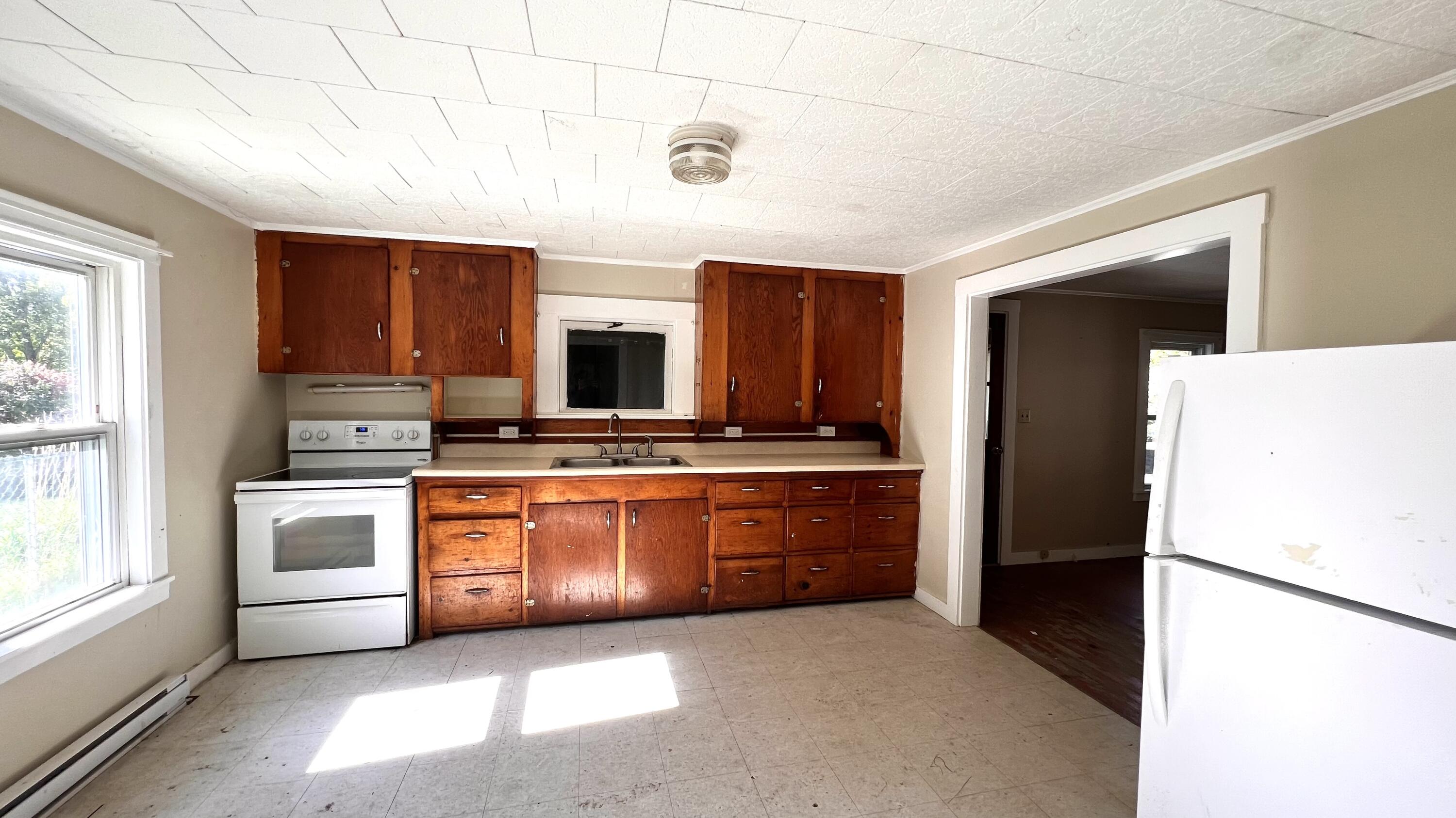 19 Elm Street Dexter ME 04930