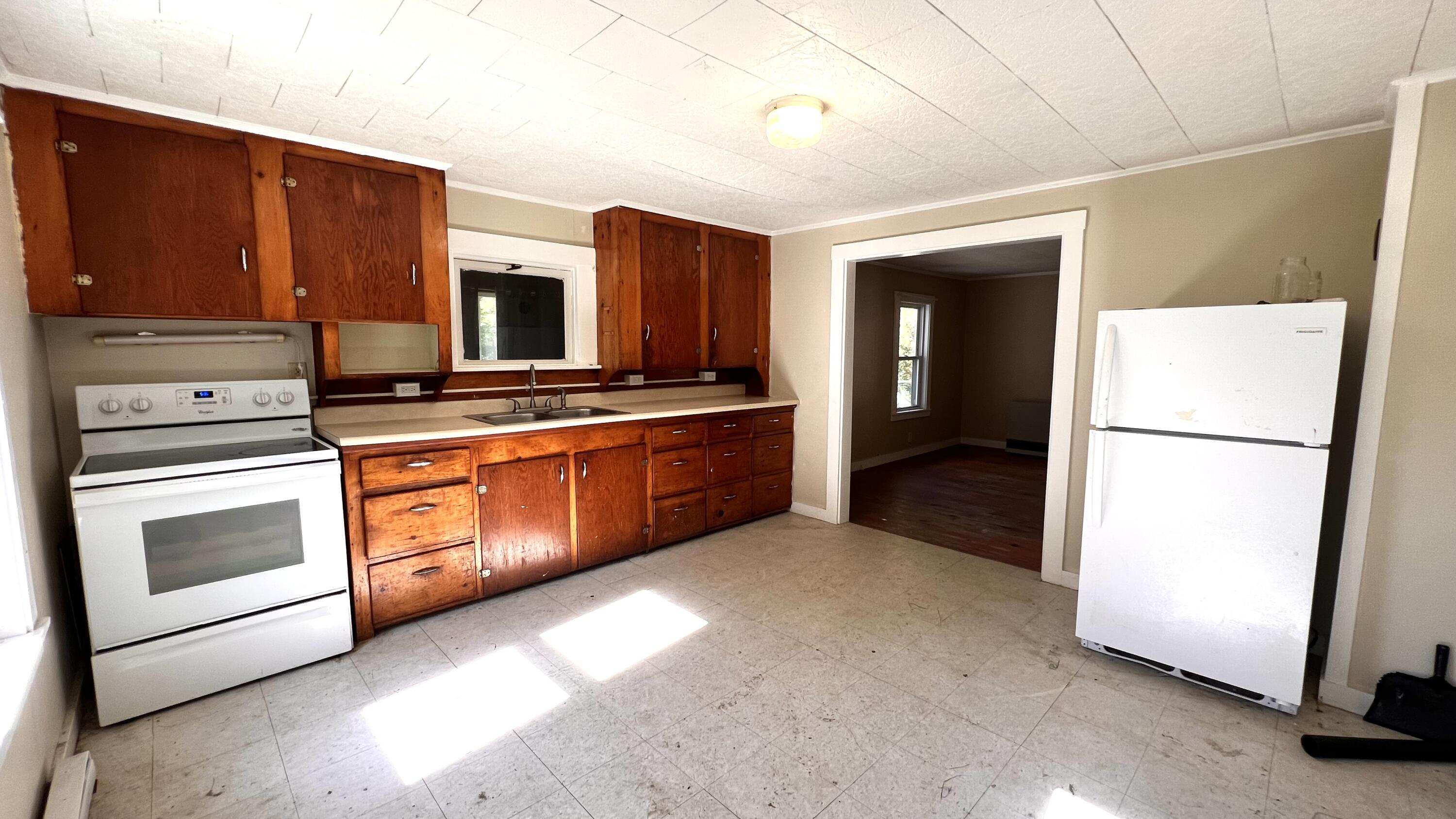 19 Elm Street Dexter ME 04930