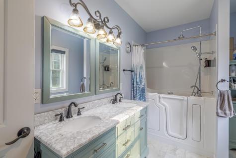 153 Woodcock Lane Lamoine ME 04605