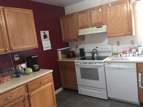 10 Daisey Lane Hampden ME 04444