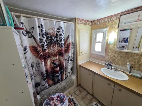 46 Cedar Street Millinocket ME 04462