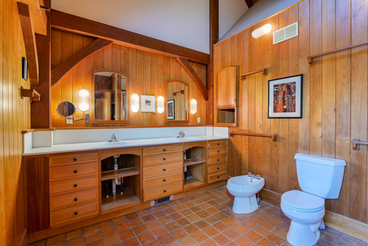 748 Oceanville Road Stonington ME 04681