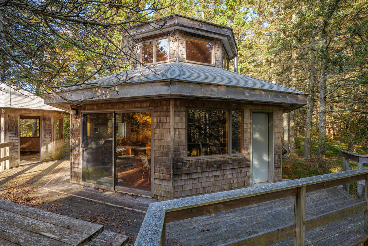 748 Oceanville Road Stonington ME 04681