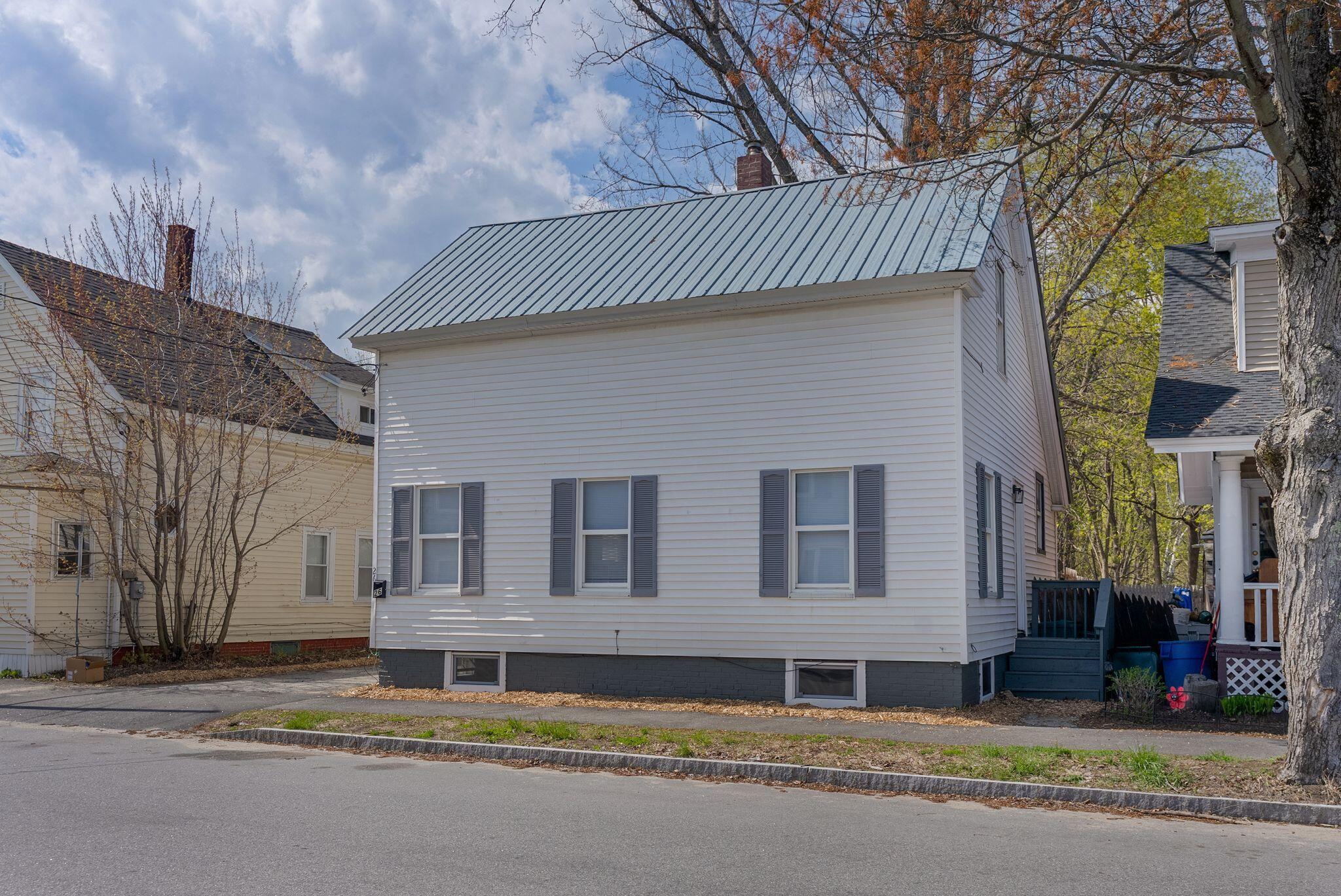 26 Vernon Street Auburn ME 04210