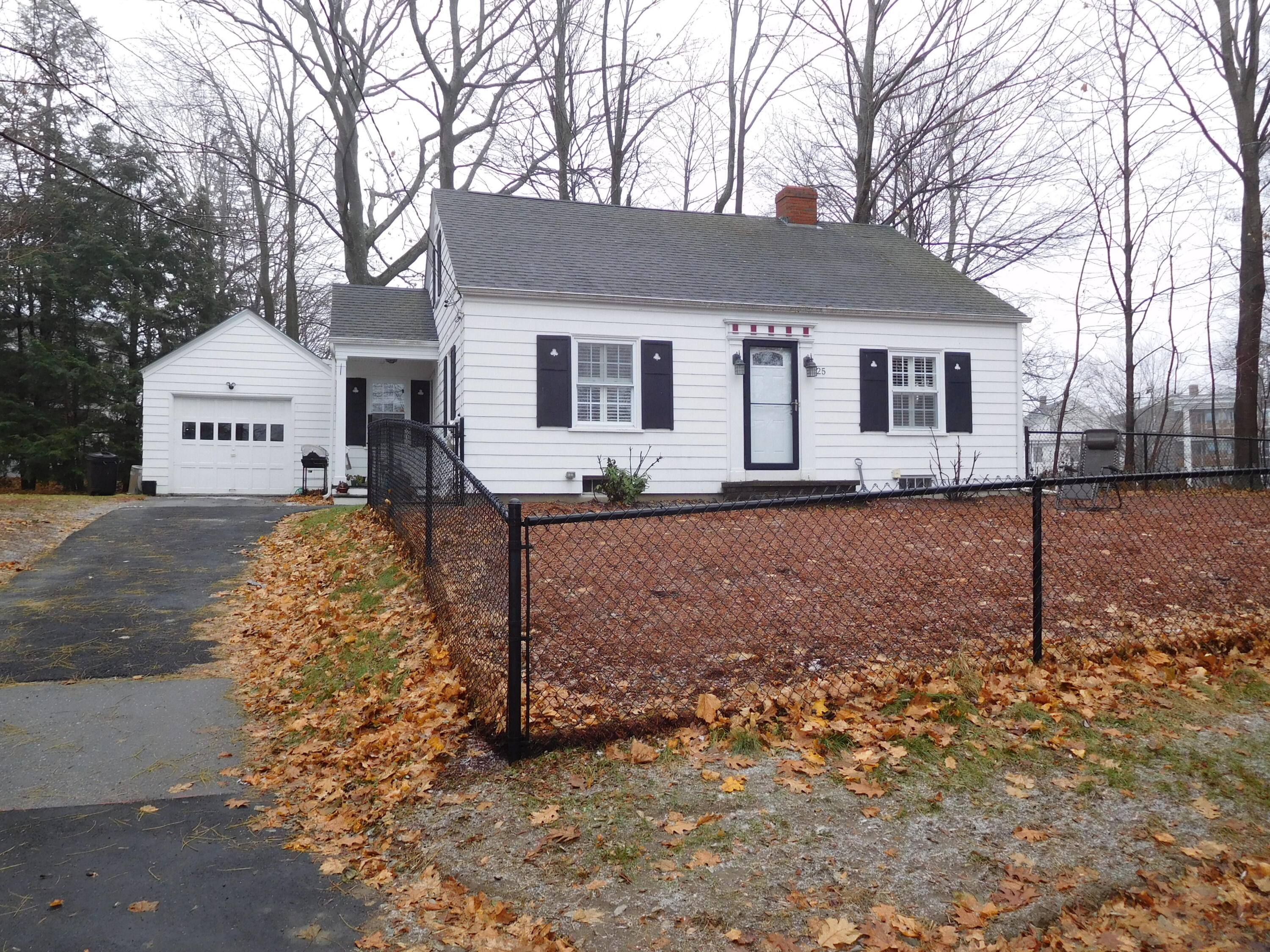 25 Bardwell Street Lewiston ME 04240