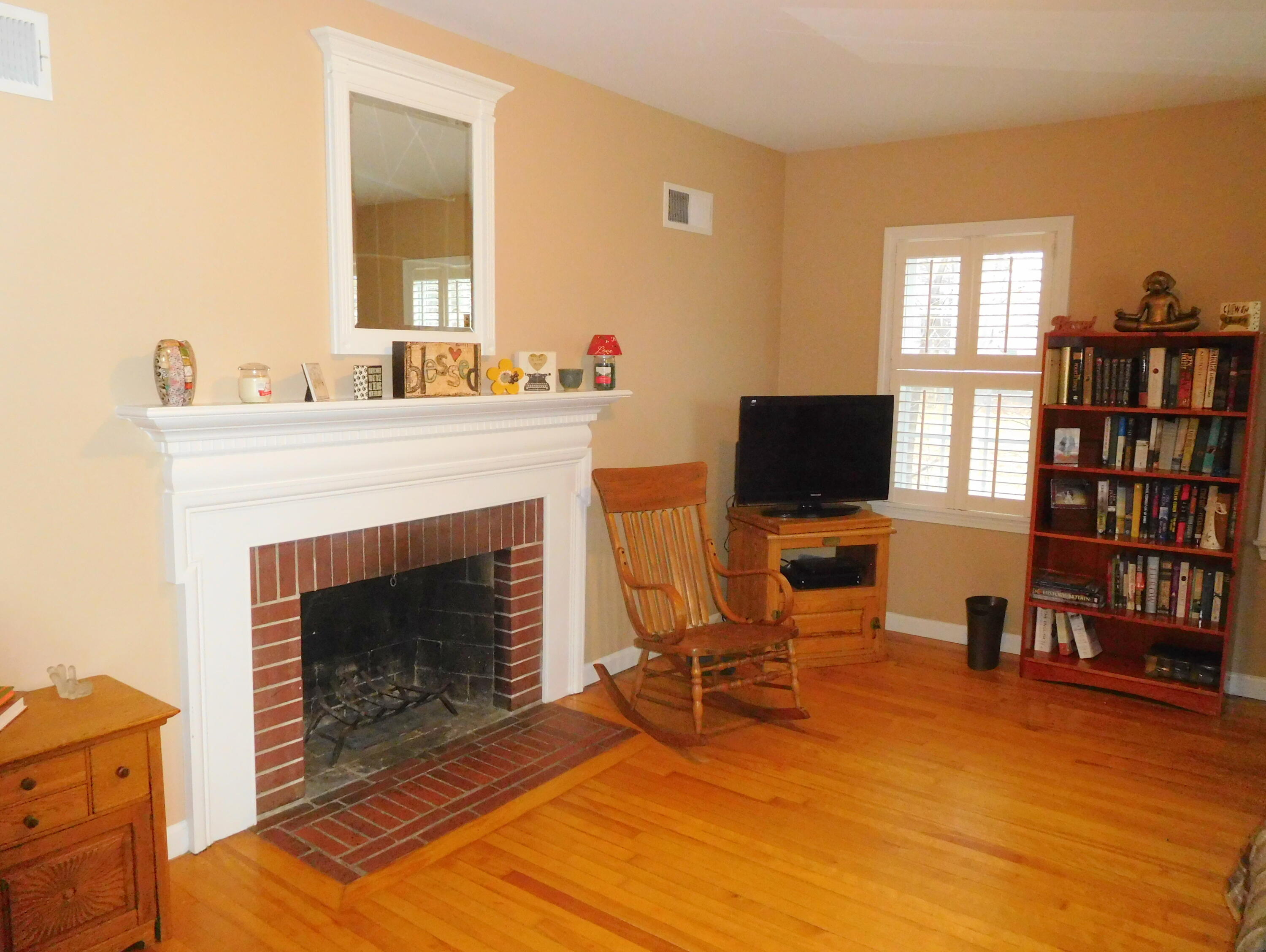 25 Bardwell Street Lewiston ME 04240