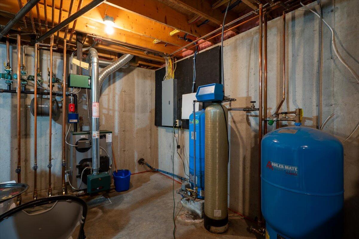 31 Hart Road Warren ME 04864