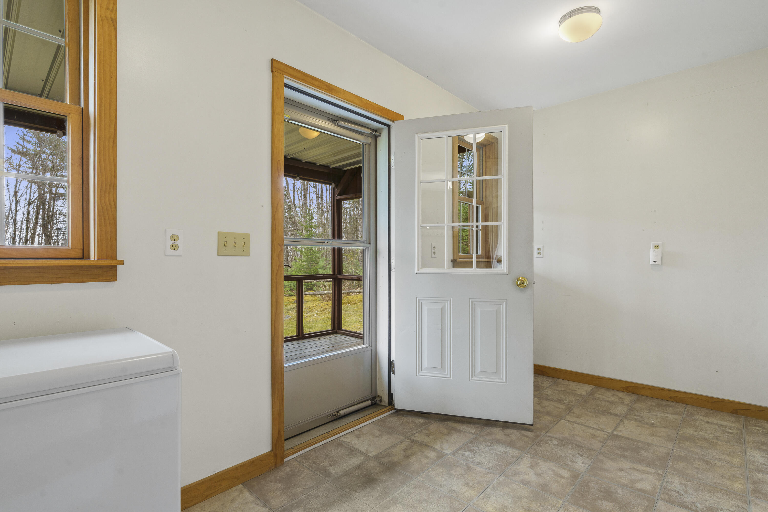 29 Juniper Lane Nobleboro ME 04555