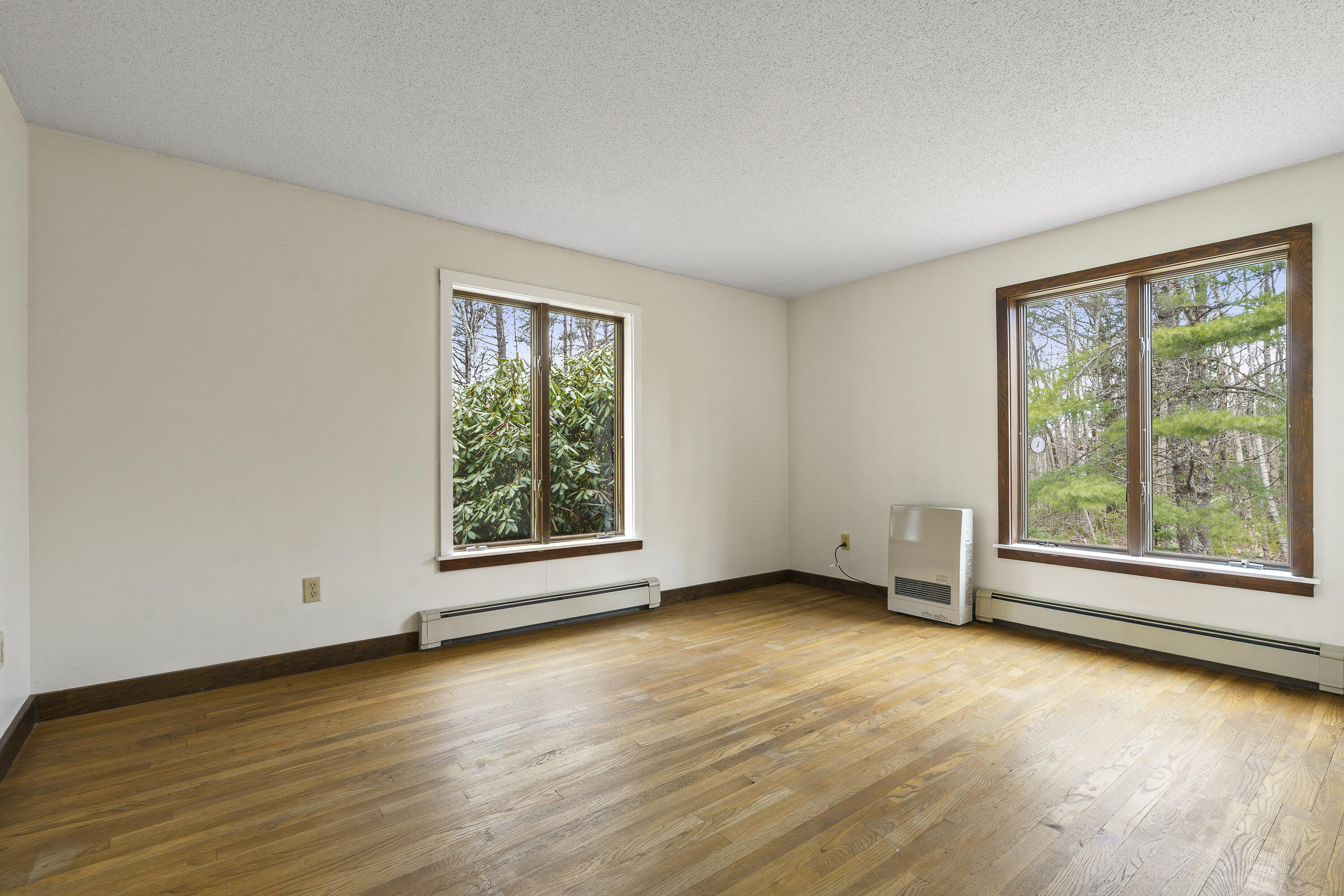 29 Juniper Lane Nobleboro ME 04555