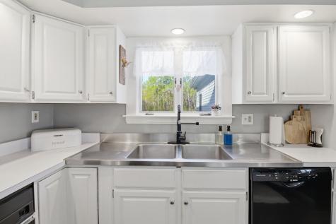 560 W Auburn Road Auburn ME 04210