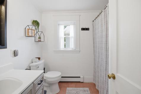 560 W Auburn Road Auburn ME 04210