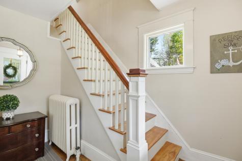 560 W Auburn Road Auburn ME 04210