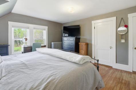 560 W Auburn Road Auburn ME 04210