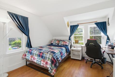 560 W Auburn Road Auburn ME 04210