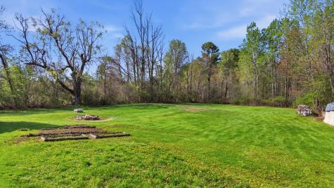 560 W Auburn Road Auburn ME 04210