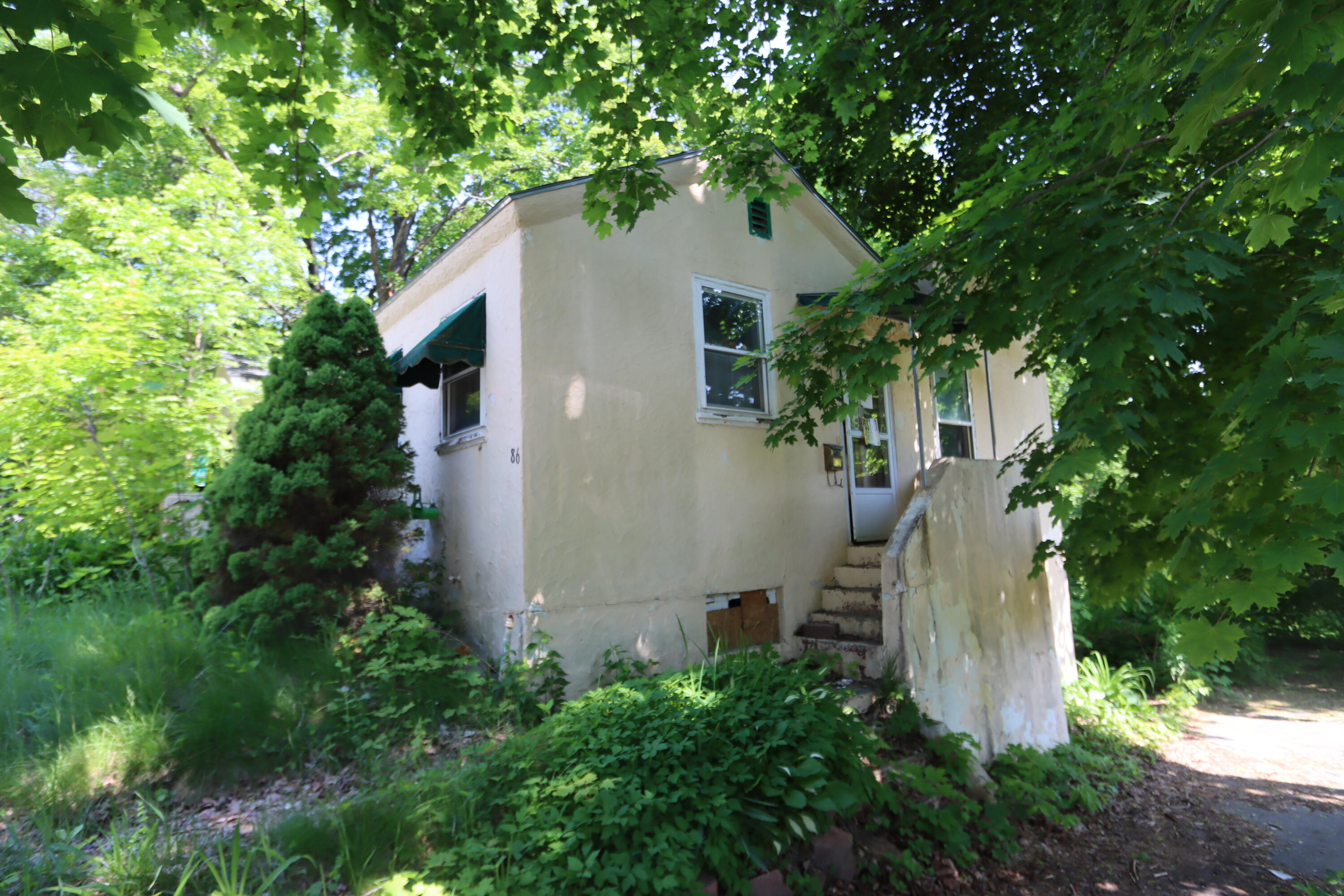 86 Western Avenue Auburn ME 04210