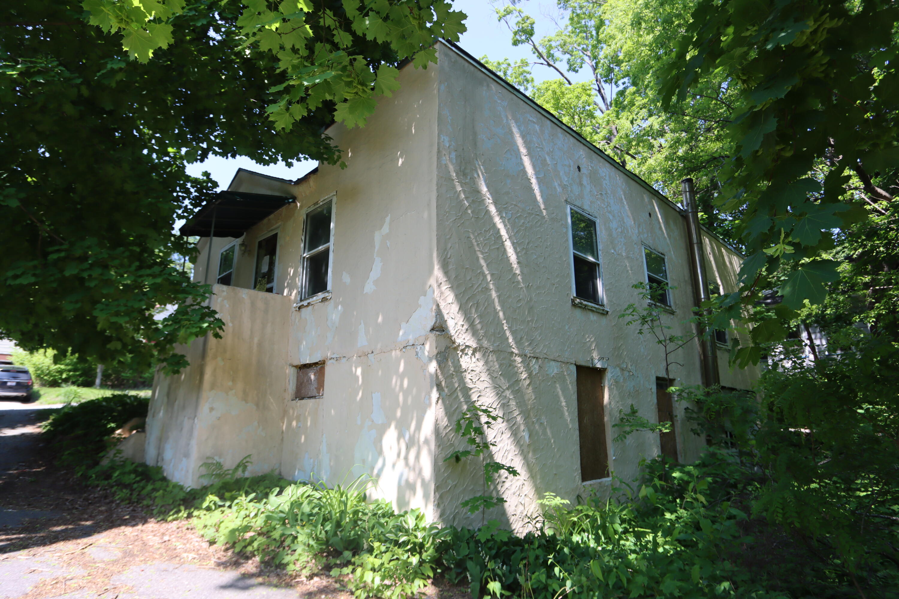 86 Western Avenue Auburn ME 04210