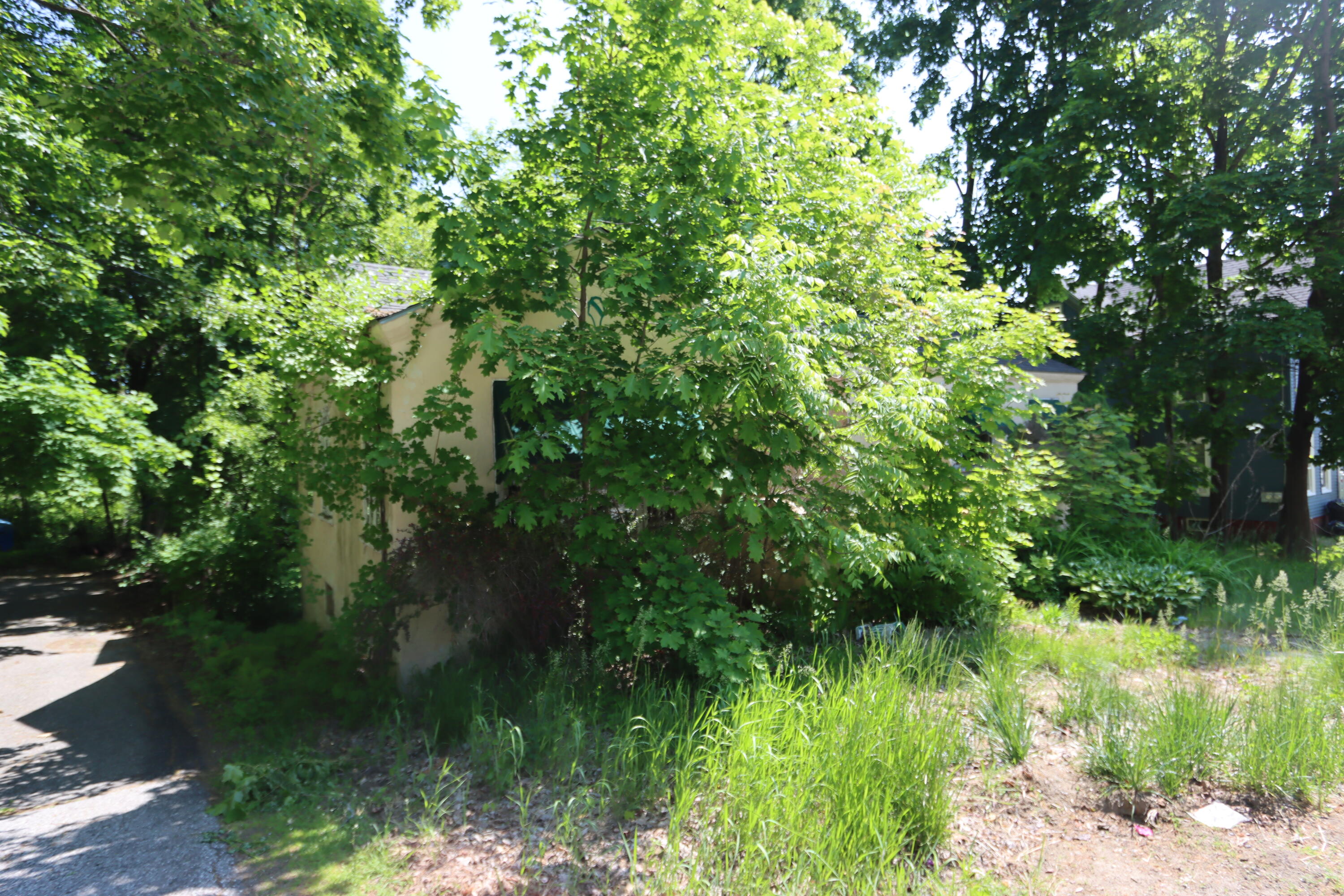 86 Western Avenue Auburn ME 04210