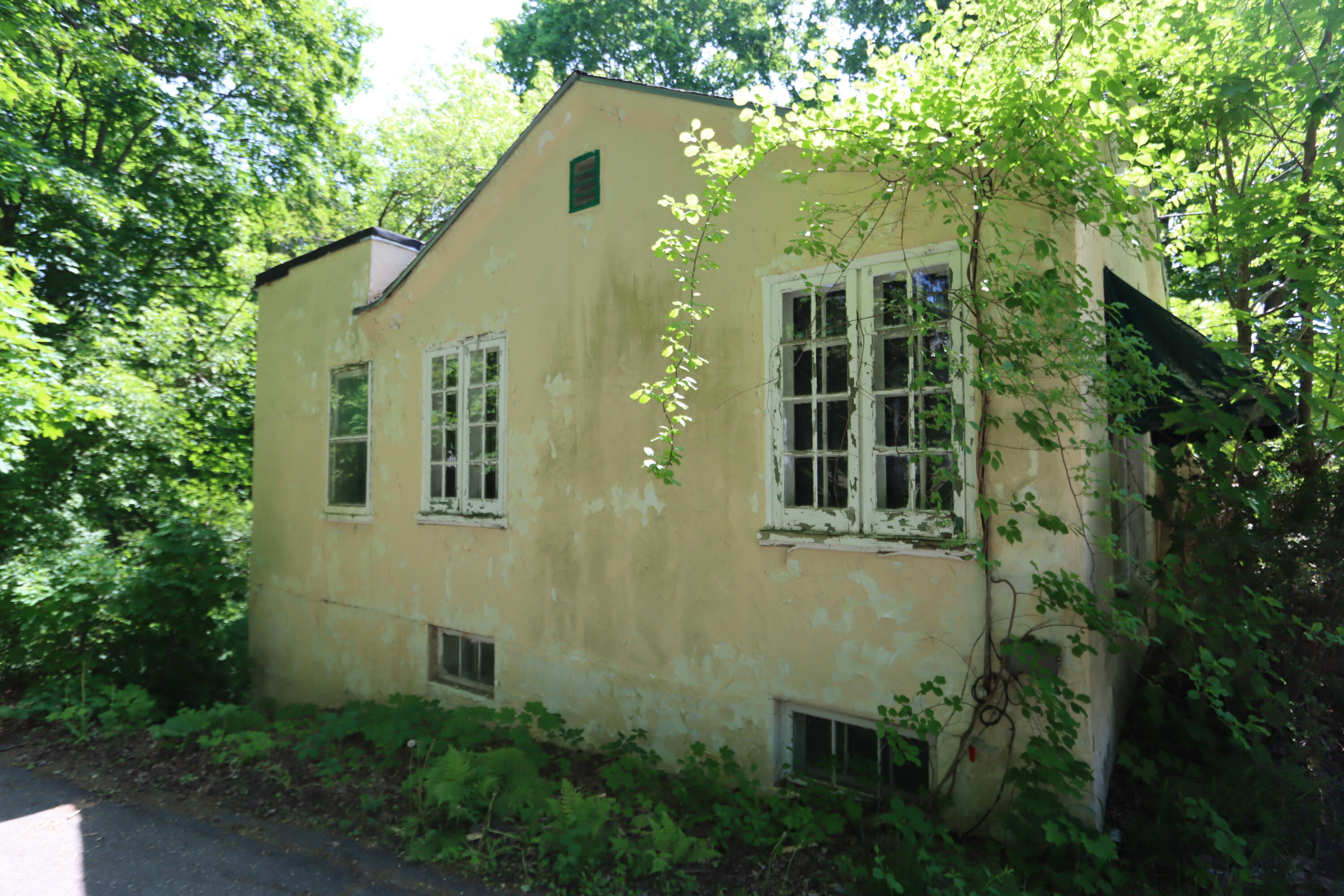 86 Western Avenue Auburn ME 04210