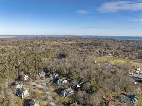 9 Leighton Farm Road Cape Elizabeth ME 04107