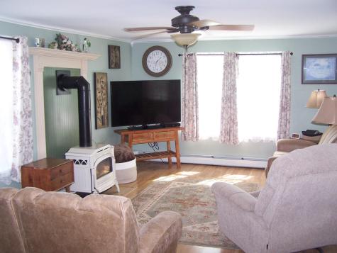109 Oak Hill Road Auburn ME 04210
