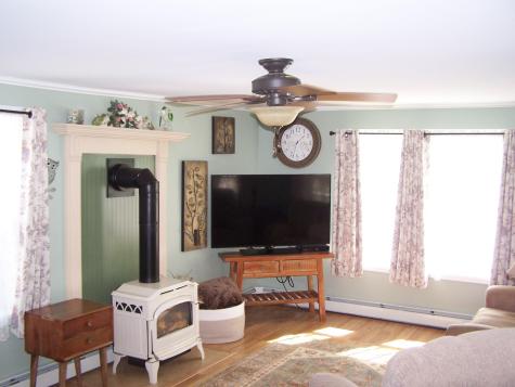 109 Oak Hill Road Auburn ME 04210